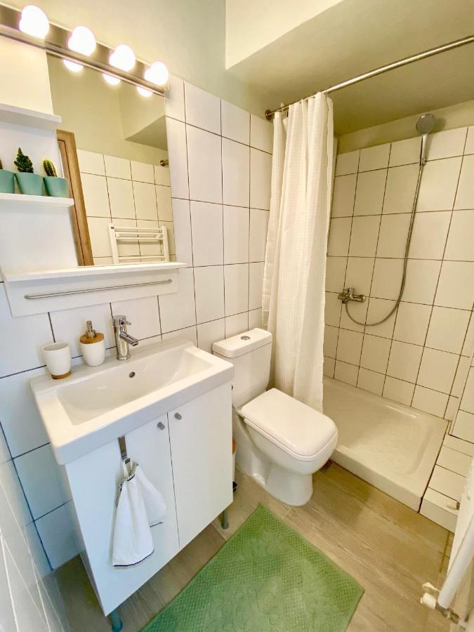 Apartment For A Genuine Athenian Homestay! Athen